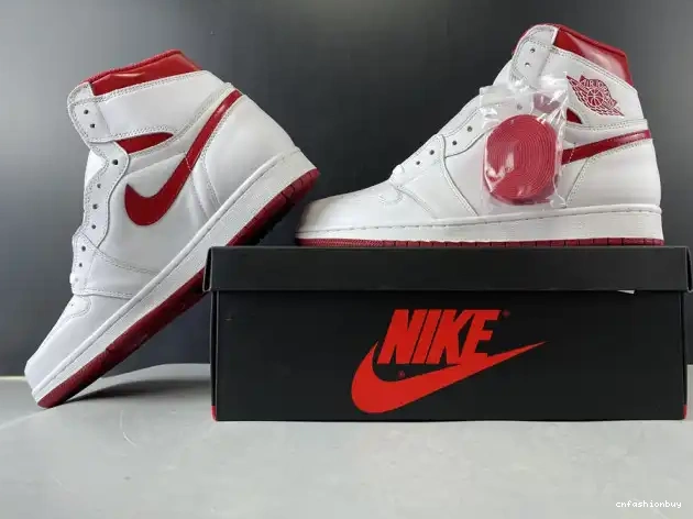 555088-103 Metallic Jordan (2017) 1 Red Retro Air 0527